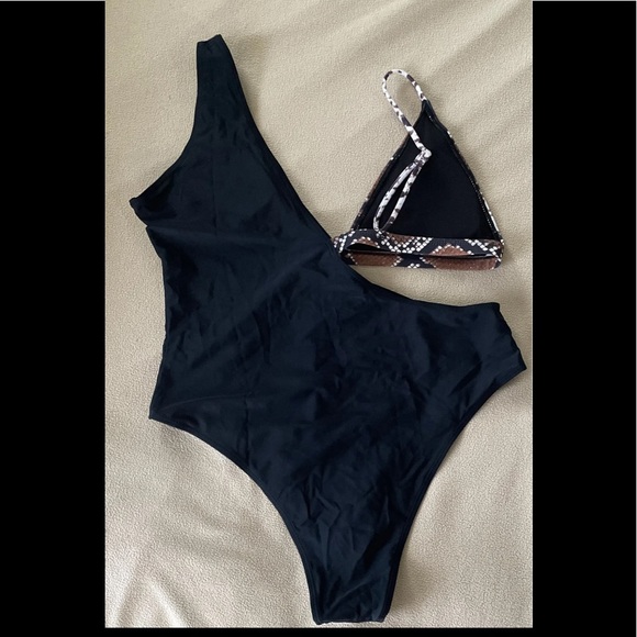 swimsuit - Picture 5 of 6